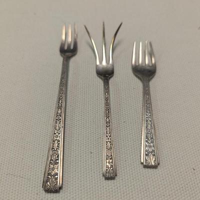 Sale Photo Thumbnail #2014: Sterling Silver Flatware