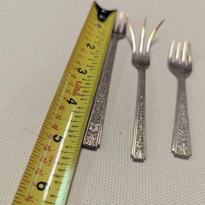 Sale Photo Thumbnail #2015: Sterling Silver Flatware