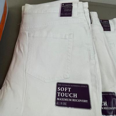 4 New Pair Gloria Vanderbilt Jeans Size 16