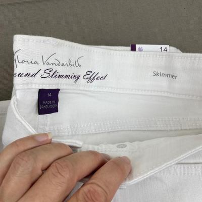New 3 Pair Capri Pants Size 14