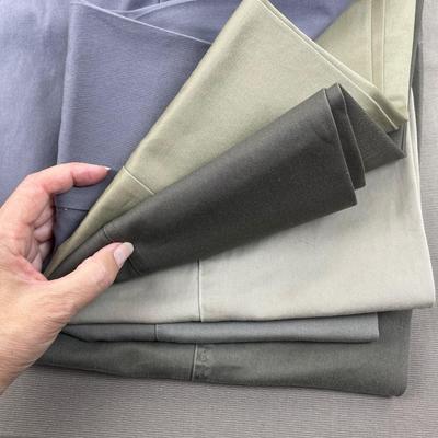 6 Pair Men’s Pants Dockers, J Crew etc 33/32 and 34/32