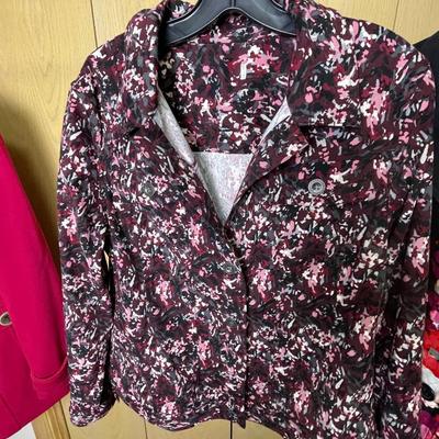 5 Women’s Blazers, Jackets XL 16