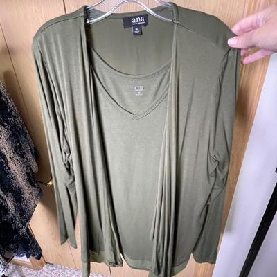 8 Dressy blouses XL Some NWT