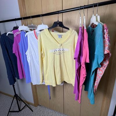 9 Women’s Tops Most XL