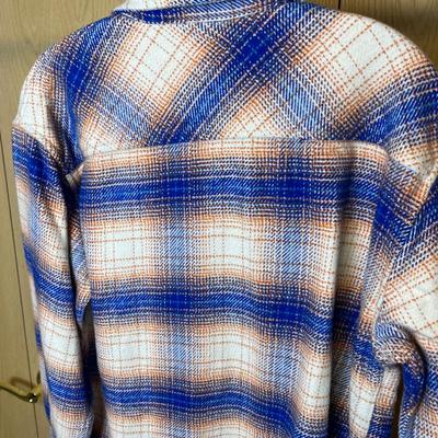 New Women’s Small Shirt Jacket Sheyenne colors
