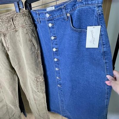 3 New Women’s bottoms XL