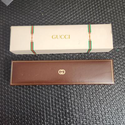 2 Vintage Gucci Watches Mens Woman with Cases