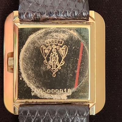 2 Vintage Gucci Watches Mens Woman with Cases