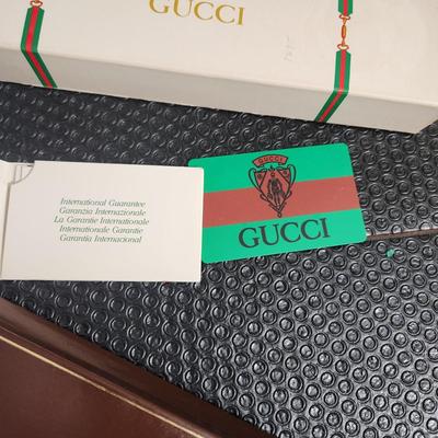 2 Vintage Gucci Watches Mens Woman with Cases