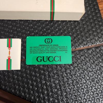 2 Vintage Gucci Watches Mens Woman with Cases