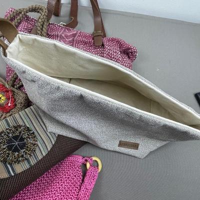4 Purses & Fabric Basket
