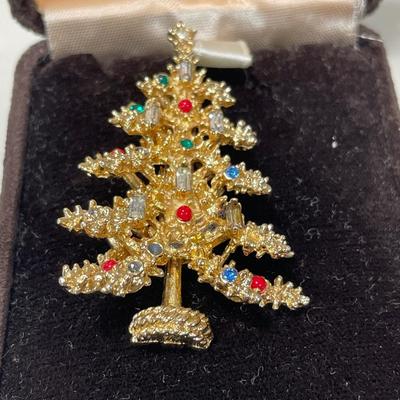 Signed ART Christmas brooch