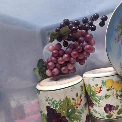 misc grape décor