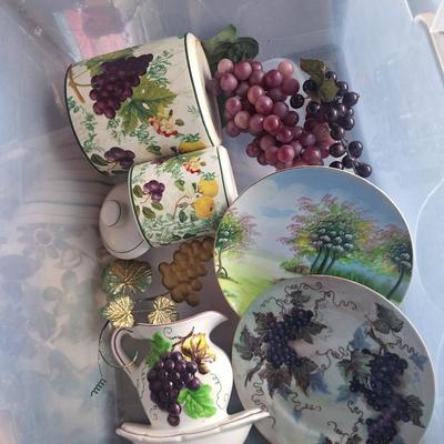 misc grape décor