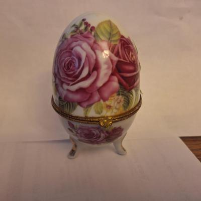 Pink rose trinket box