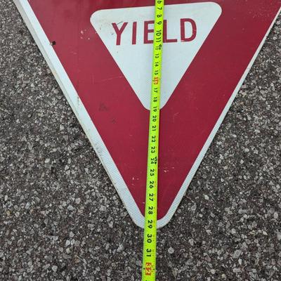 Yield sign- large aluminum sign