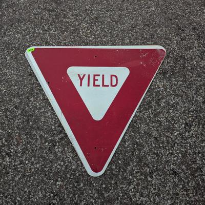 Yield sign- large aluminum sign