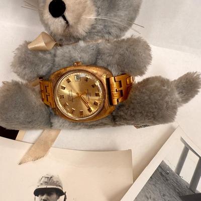Vintage Militaria Collectibles