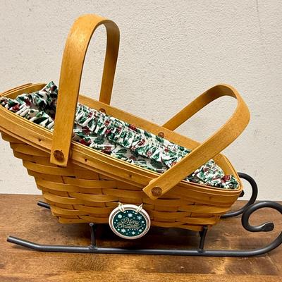 VIntage Longaberger Sleigh Basket with Berry Pattern Cloth Lining inside plastic liner