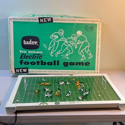 Tudor Electric Football Game   - WOW!!! 