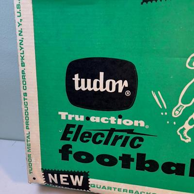 Tudor Electric Football Game   - WOW!!! 