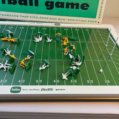 Tudor Electric Football Game   - WOW!!! 