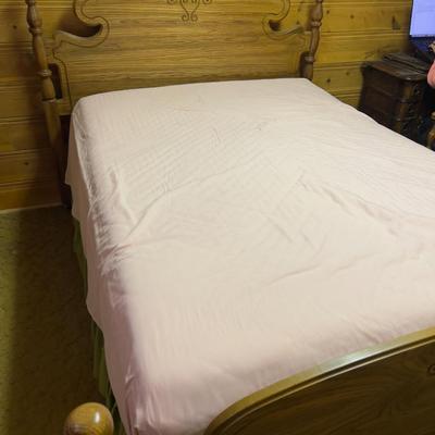 HEAD BOARD  Full or Queen  with Fame; You can have the cotton Mattress optional