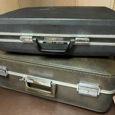 3 Suit Cases 