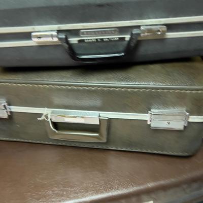3 Suit Cases 