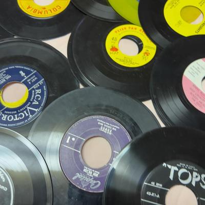Super Lot of 45 Records  Children's and POP from the 50' & 60" 
