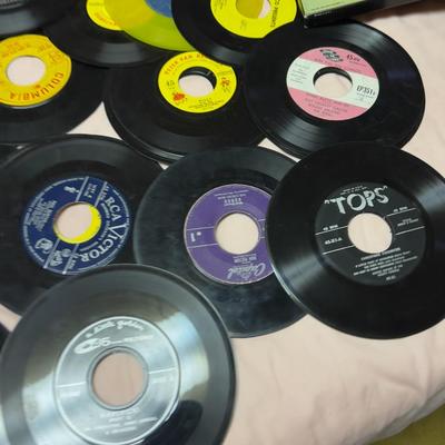 Super Lot of 45 Records  Children's and POP from the 50' & 60" 