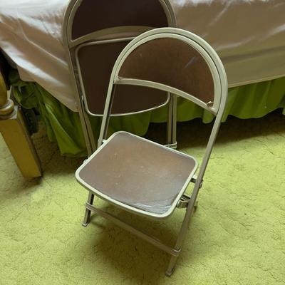 Child Size Folding Chairs (2) 