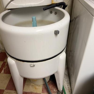 Antique Ringer Washer Electric