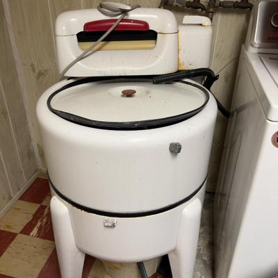 Antique Ringer Washer Electric