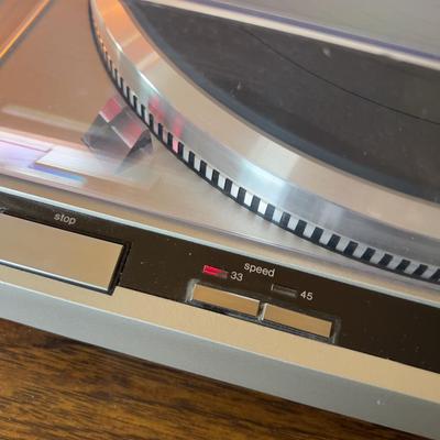 TECHNICS SLQ2 Model Turn Table
