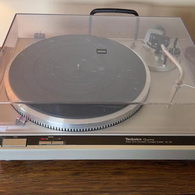 TECHNICS SLQ2 Model Turn Table