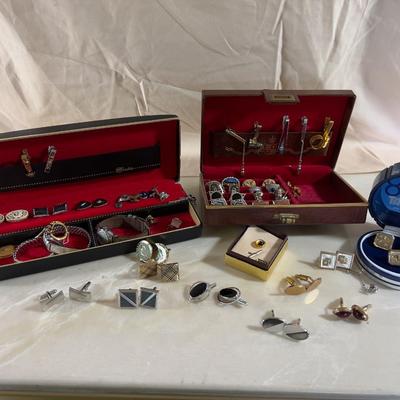 SUPER LOT of Men's Jewelry: Tie Clips & Cuff Links 