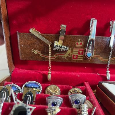 SUPER LOT of Men's Jewelry: Tie Clips & Cuff Links 