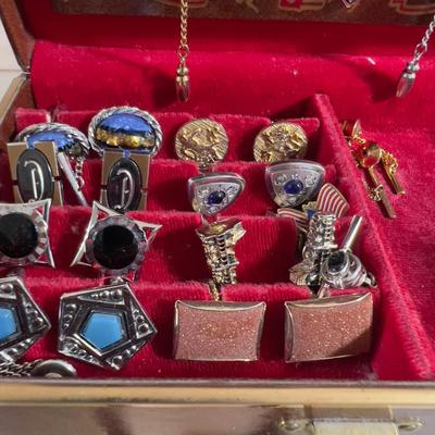 SUPER LOT of Men's Jewelry: Tie Clips & Cuff Links 