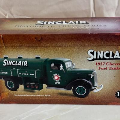Sinclair Gasoline Truck, Die Cast NEVER BEEN OUT OF THE BOX!!!