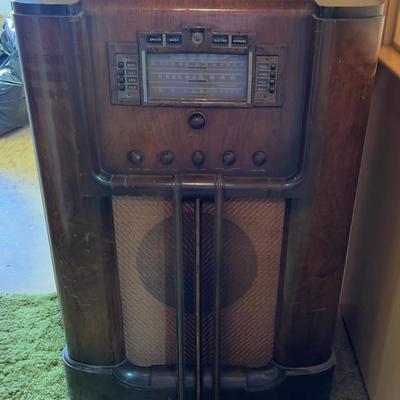 Vintage Tube Cabinet RADIO 