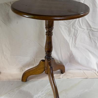 Oak Table, Small / Side Table. 