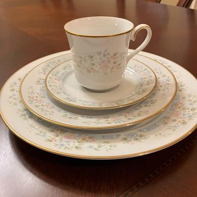 Lenox china - Daisy Basket