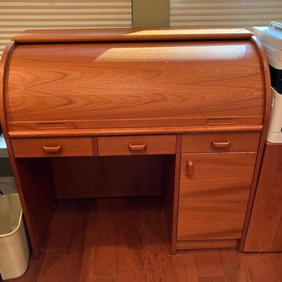 Petite roll top desk