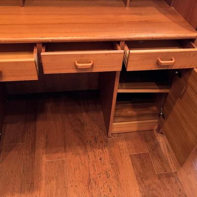 Petite roll top desk