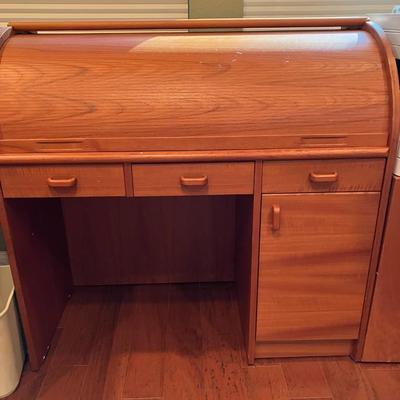 Petite roll top desk