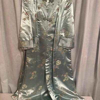 Sale Photo Thumbnail #103: Lovely light green silk kimono. Tag says it is from Singapore. It's in great condition. Smoke free home.