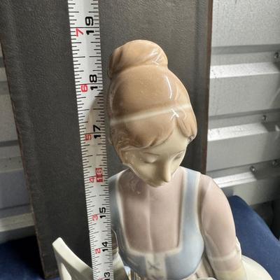 Lladro Lady Empire Porcelain Figurine - Tall