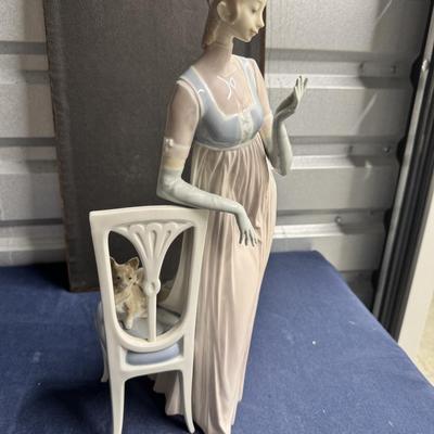 Lladro Lady Empire Porcelain Figurine - Tall