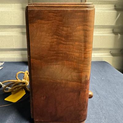 Emerson 110 Mini Tomb Radio